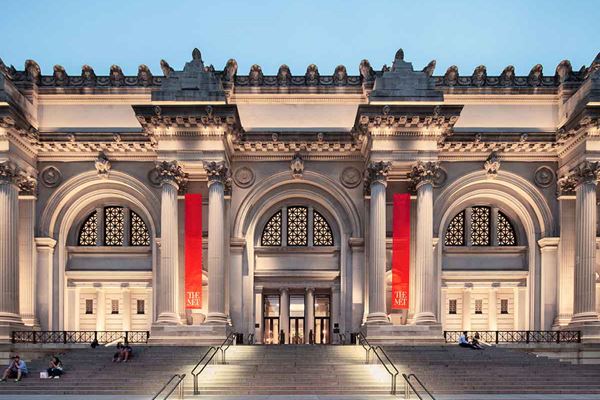 Front facade of the Metropolitan Museum